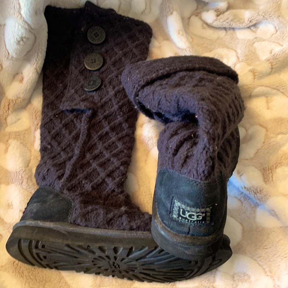 Gently worn black knit Ugg’s